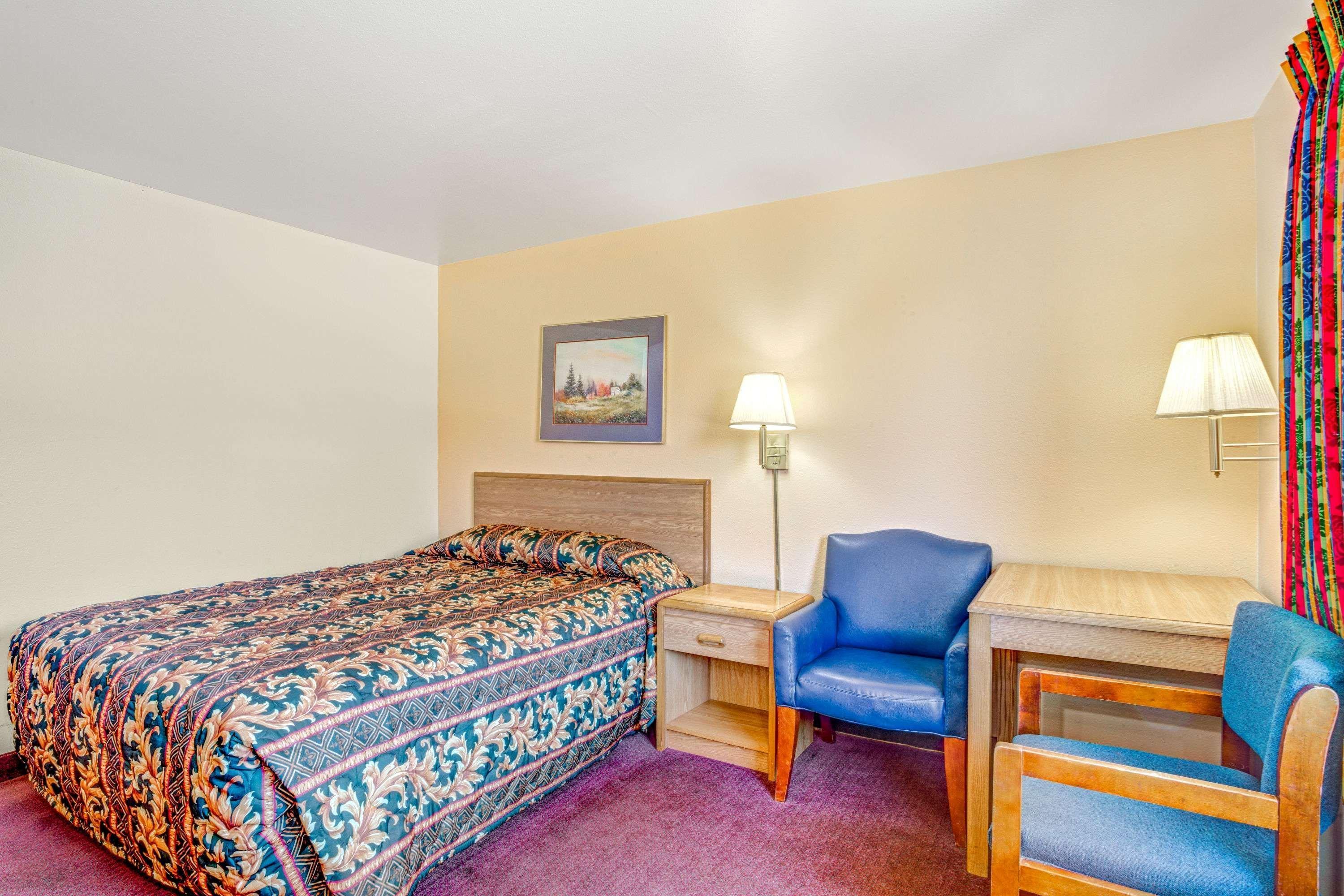 Super 8 By Wyndham Carson City Lake Tahoe Exterior photo